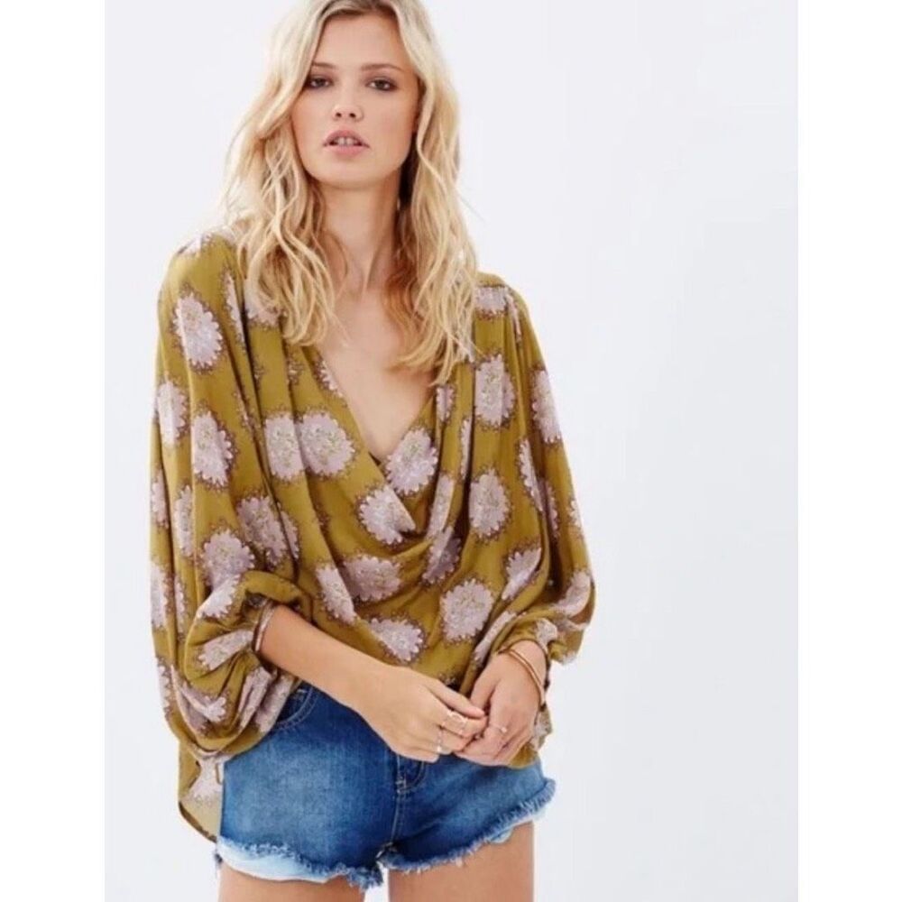 Free People Cowling Around Boho Blouse green floral balloon sleeve lightweight t